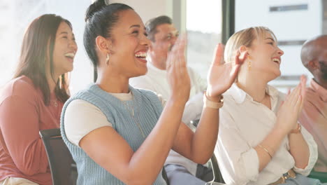 Menschenmenge,-Frauenapplaus-Und-Besprechungsseminar