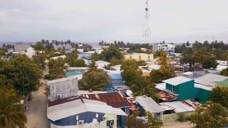 Drone-shots-of-the-Maldivian-island-Thuslusdhoo-near