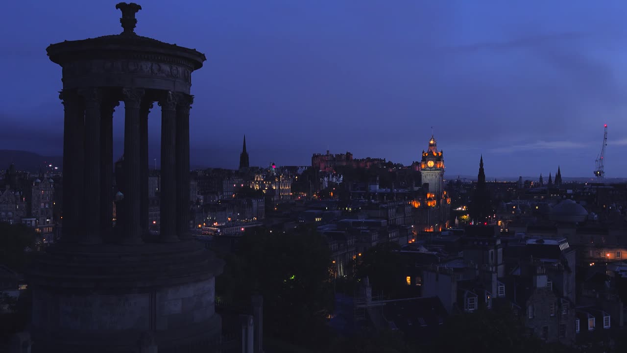 una toma de establecimiento de edimburgo escocia en la noche 1