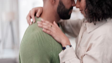 amor, baile y pareja en un hogar felices juntos