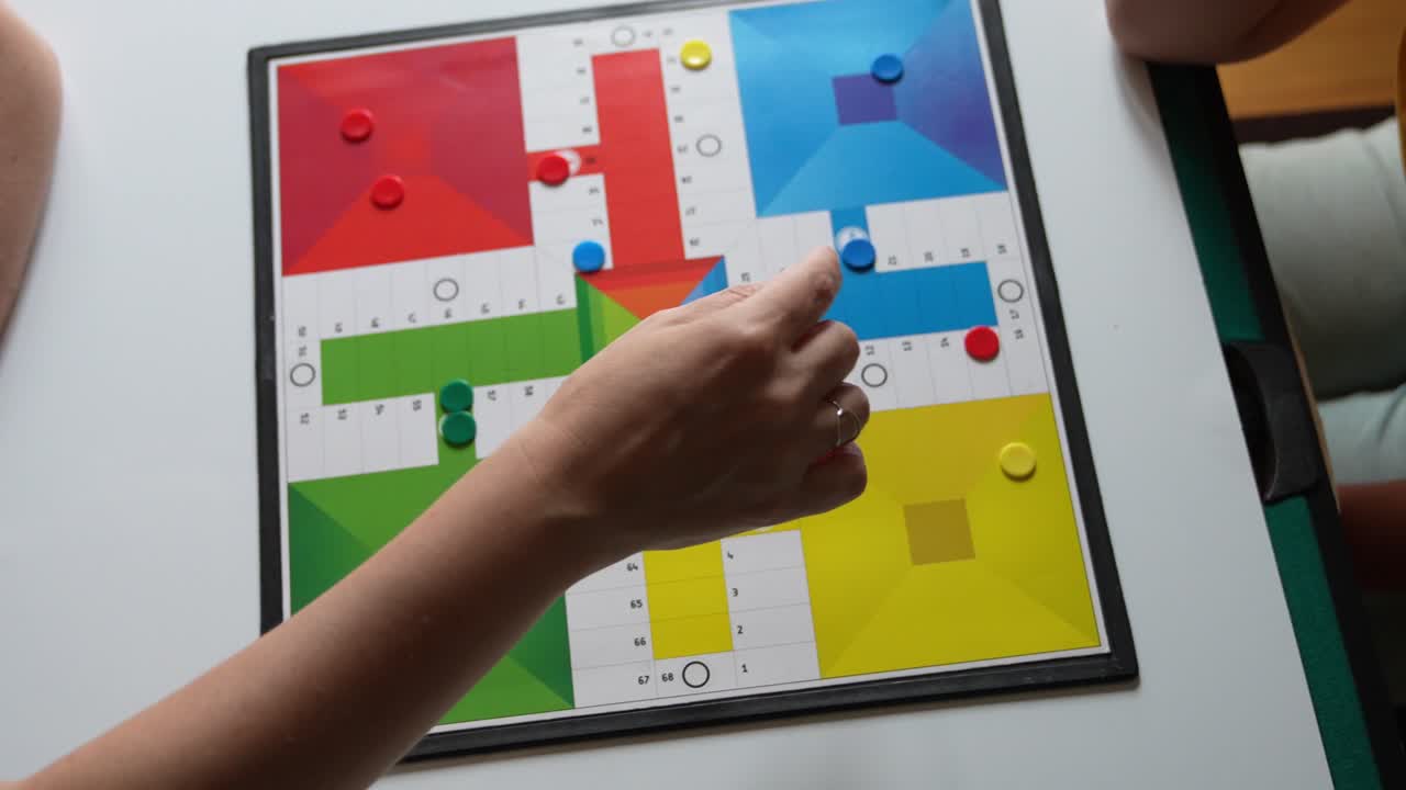 Gioca a Ludo Board Game