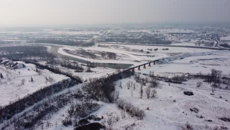 Dunstiger-Wintertag-In-Kanada,-Aufgenommen-Von-Einer-Drohne