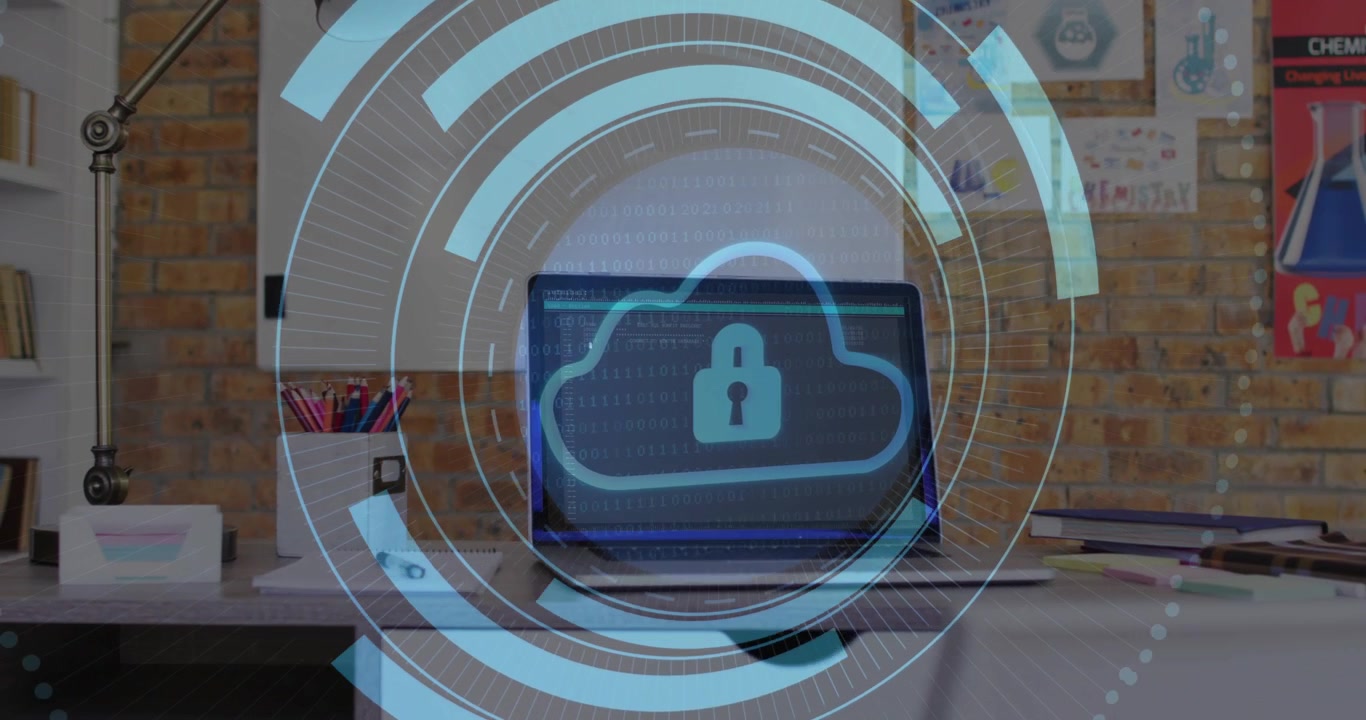 Particelle digitali che fluttuano sopra un laptop argentato, avviando anelli HUD blu rotanti che formano una nuvola bloccata.