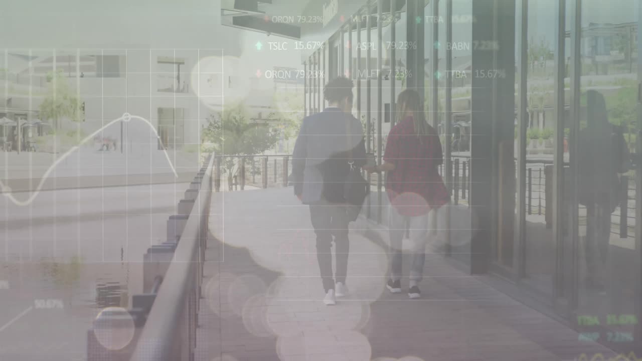 animación de la interfaz infográfica y el destello de la lente sobre diversos colegas que caminan por el pasillo de la oficina