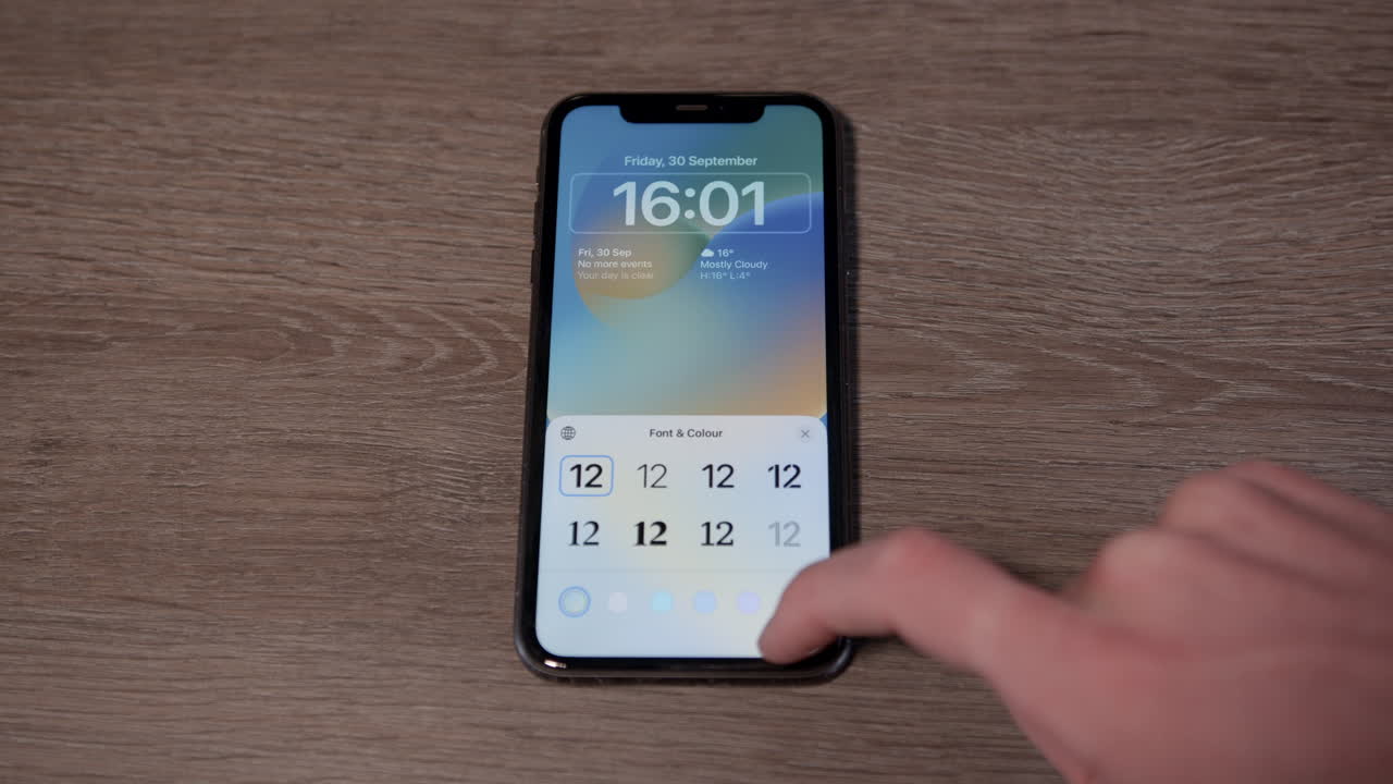 iphone con ios personalizar el medio de la pantalla de bloqueo