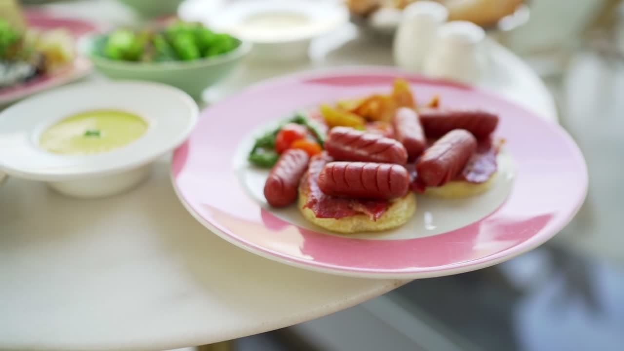 delicious food in fancy restaurant, close up shot