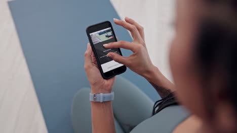 Woman,-hands-and-phone-screen-for-gym