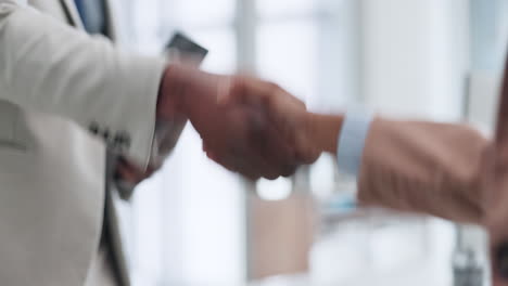 gente de negocios, apretón de manos y entrevista de trabajo