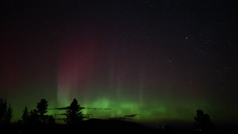 el lapso de tiempo de la aurora boreal en montana