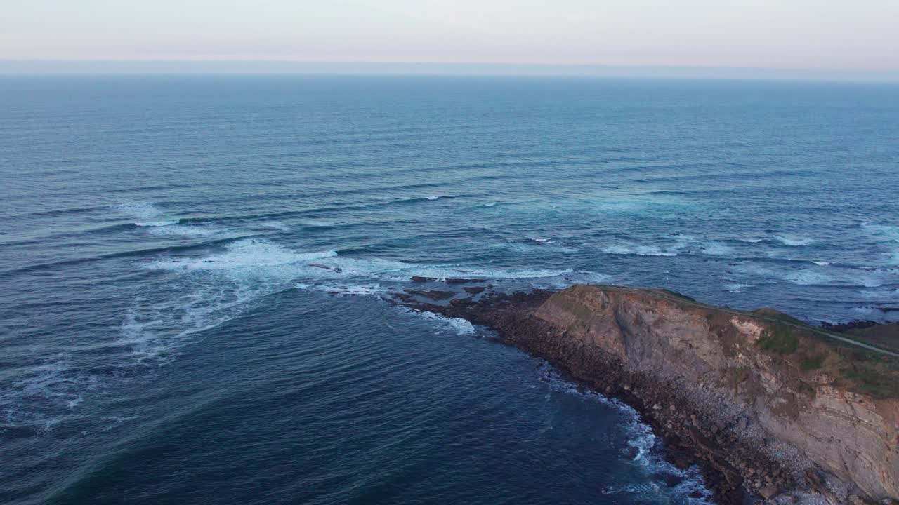 снимок с высоты высотного здания в окружении роки хилл