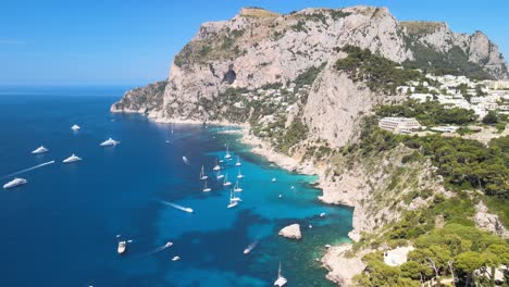 vista aérea de la costa de capri y casas - italia