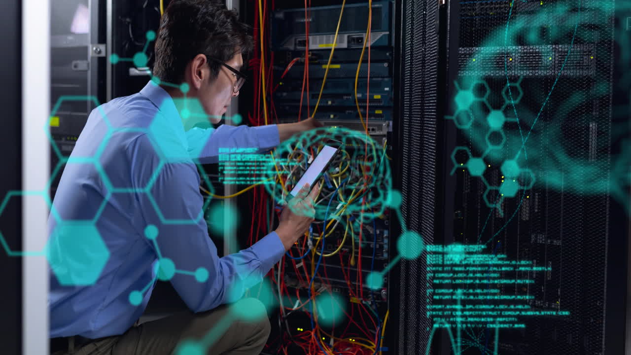 animación de lenguaje informático, cerebros sobre hombre asiático comprobando servidor de datos utilizando tecnología
