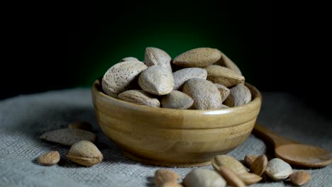 almond turning loopable