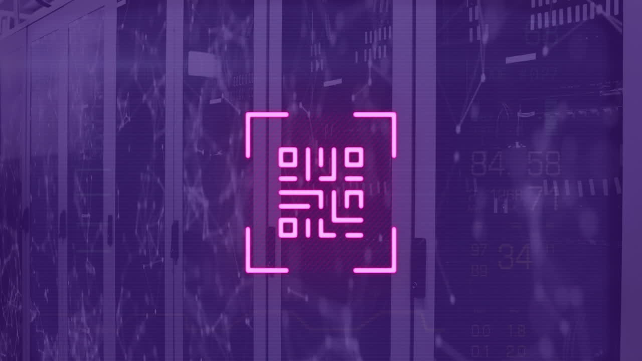 animación de escáner de código qr de neón y red de conexiones contra la sala de servidores de computadoras