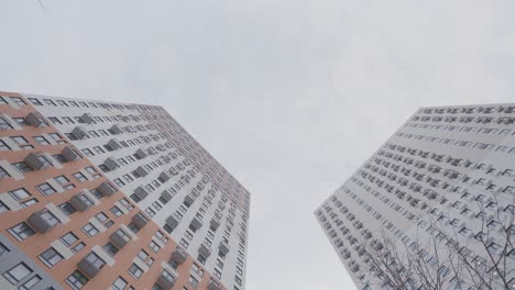 edificios de apartamentos modernos