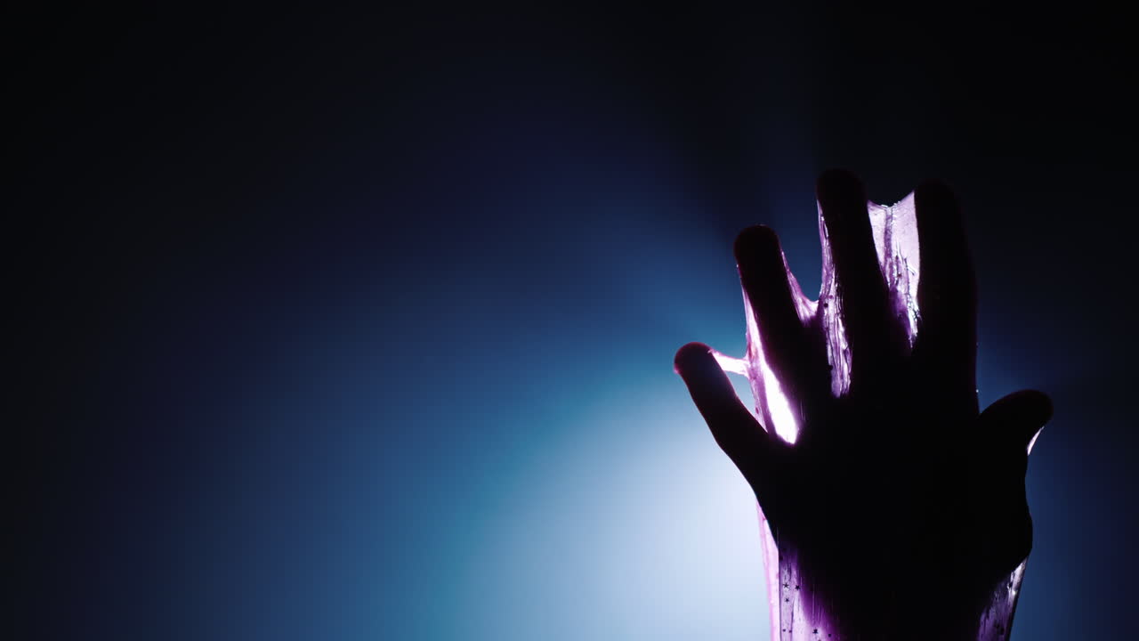 mucosidad vil cae sobre tu brazo - una escena de pesadilla