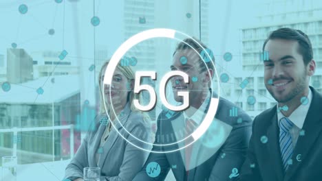 Texto-5g-Sobre-La-Red-De-Iconos-De-Conexiones-Contra-Gente-De-Negocios-Dándose-La-Mano-En-La-Oficina