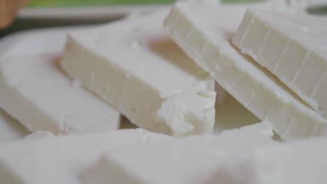 sliced feta cheese