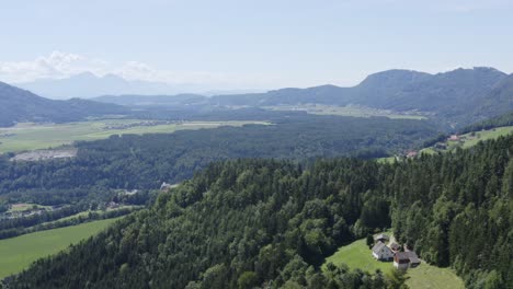 serenidad en las tierras altas de lavamund austria maderas antena