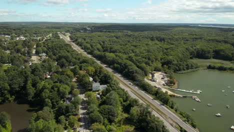 Luftüberflug-Drohnenaufnahmen-über-Dem-Highway-I295-In-Yarmouth,-Maine,-USA