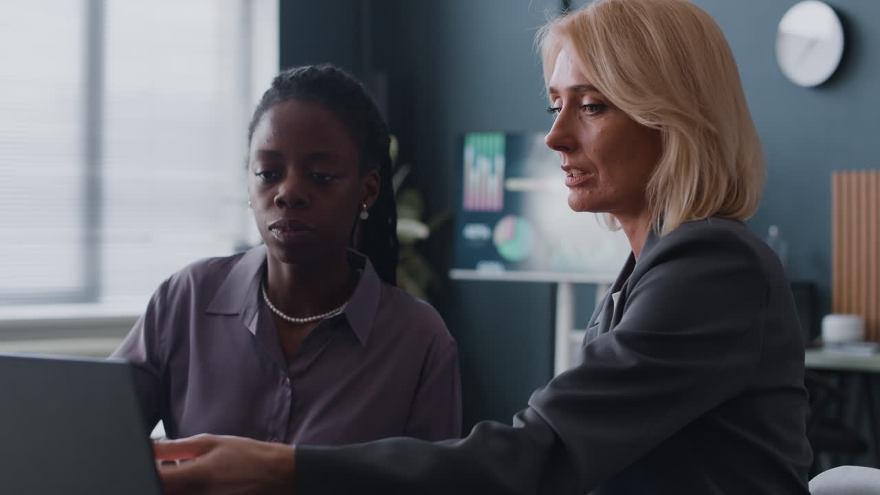 Businesswomen in Meeting