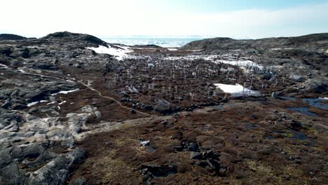 panorámica aérea del sitio de entierro en groenlandia
