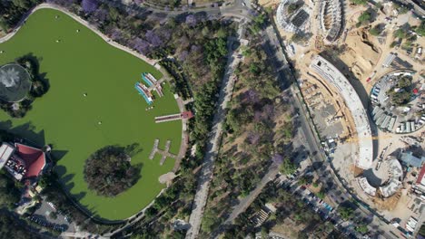 Aerial-drone-shot-of-Bosque-de-Chapultepec-and-lakes-in-Mexico-city