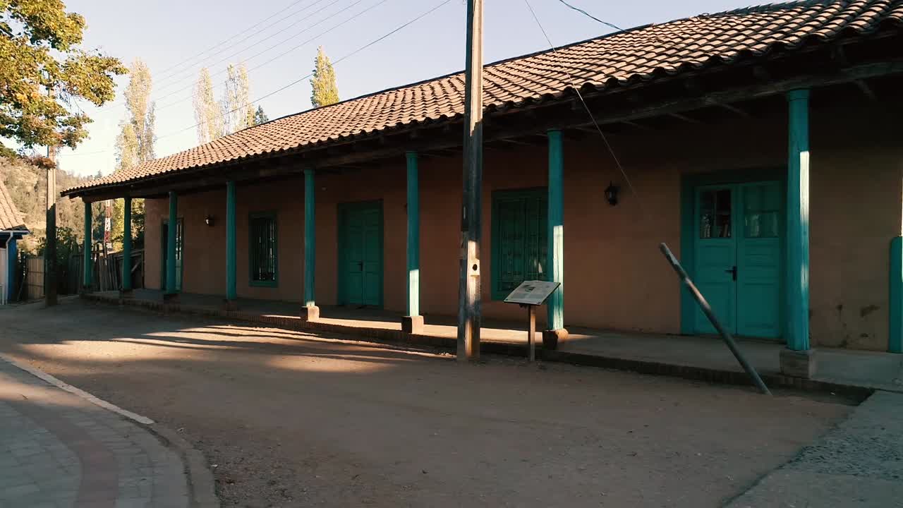 칠레 식민지 마을의 오래된 집 영상