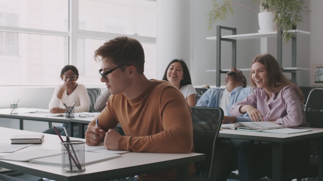 estudiantes en un aula