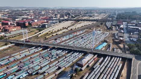el puente mandela en johannesburgo en gauteng, sudáfrica