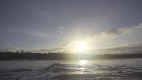 Künstlerische-Unterwasseraufnahme-Des-Sonnenuntergangs