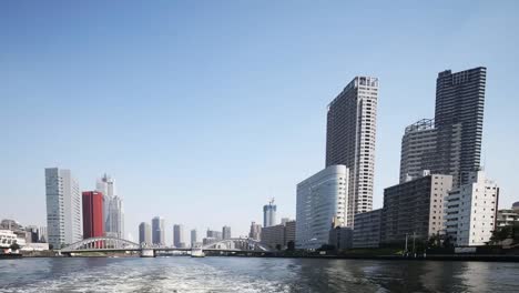 Tokyo-River-01