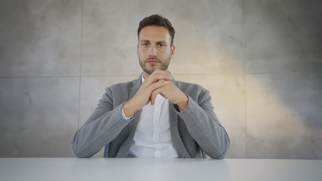 hombre de negocios en una entrevista