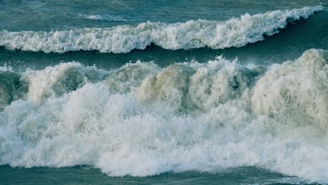 crashing ocean waves