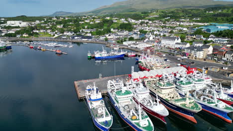 a fishing village in ireland on the west coast, called killybegs