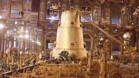 Miniatur-Des-Himmels,-Der-Heiligen-Goldenen-Stadt,-Aus-Einem-Anderen-Blickwinkel.-Das-Video-Wurde-Am-19.-August-2023-Im-Soni-Ji-Ki-Nasiya-Jain-Tempel-In-Ajmer,-Rajasthan,-Indien,-Aufgenommen