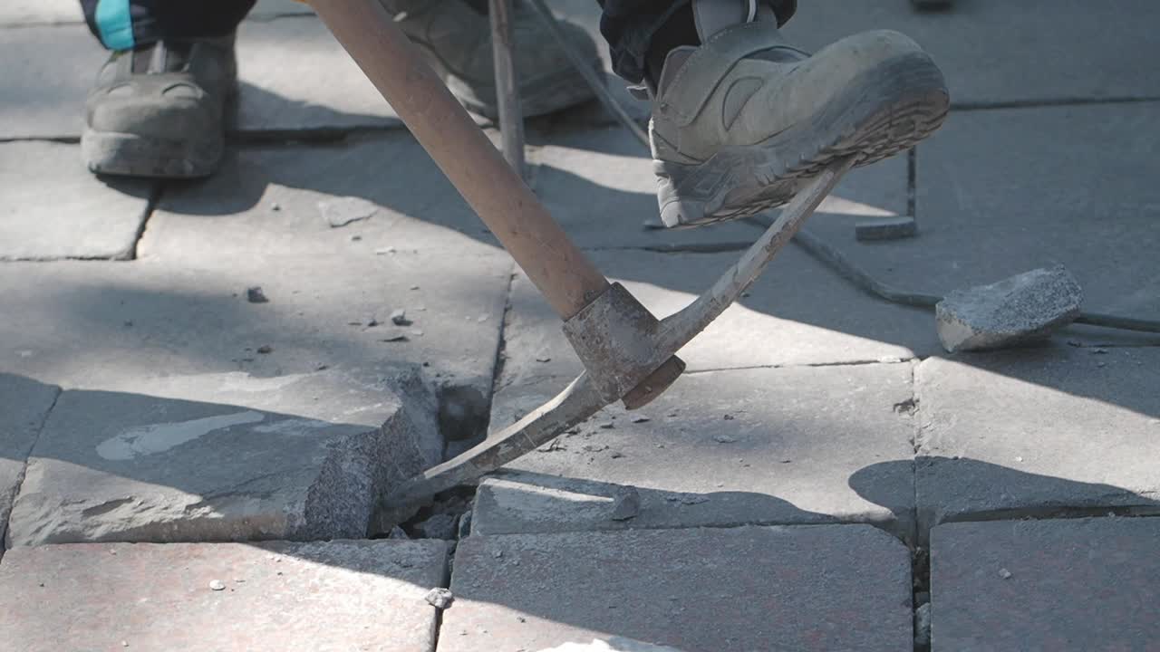 Repairing cobblestone with a pickaxe