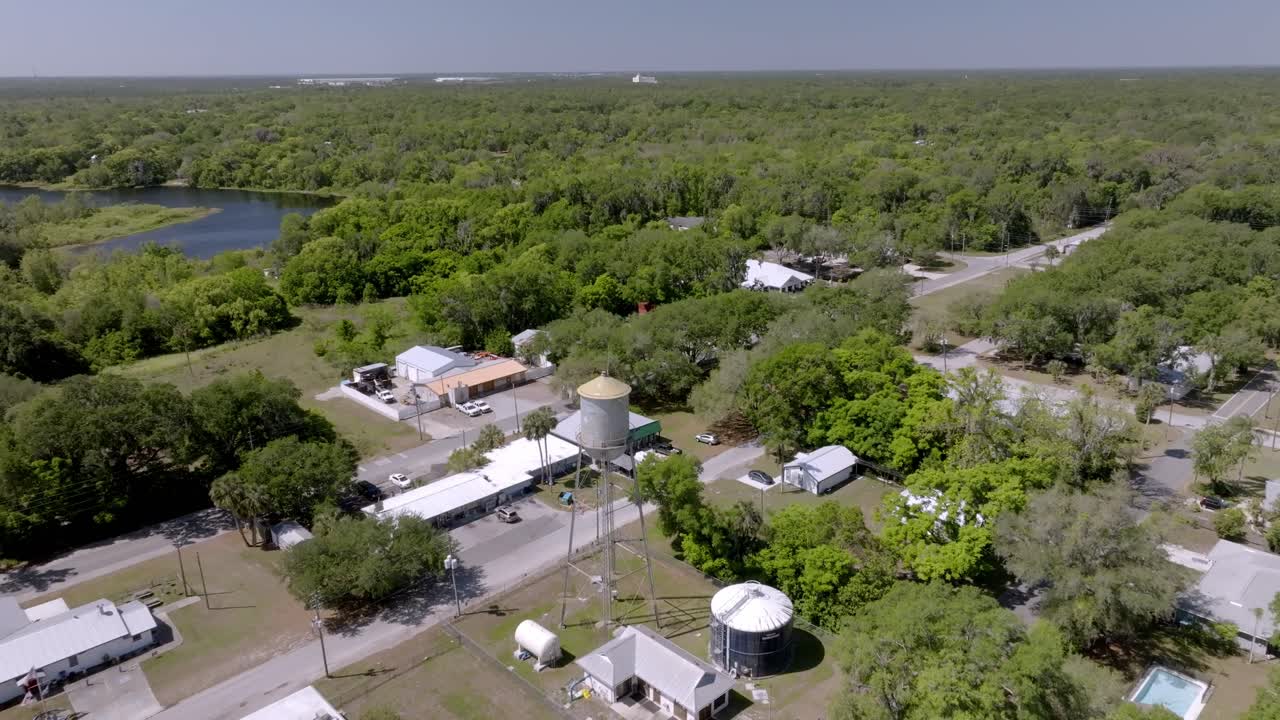 Lake Helen, Florida with drone video moving in.