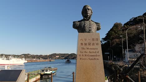 statue von general perry in shimoda, japan