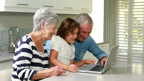 Senior-couple-using-a-laptop