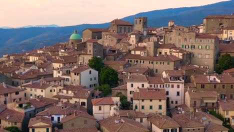 cortona italian medieval mountain village tuscany