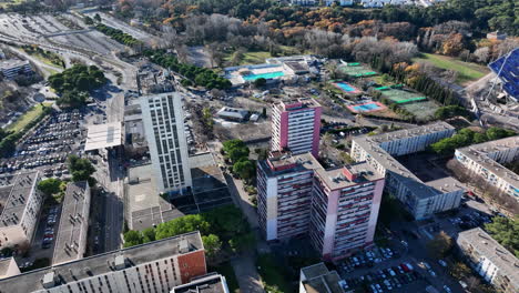la mosson desde arriba: la disposición soleada y el encanto urbano de montpellier capturados