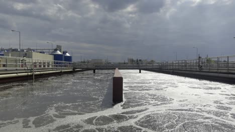 Tanque-de-planta-de-desarrollo-de-agua