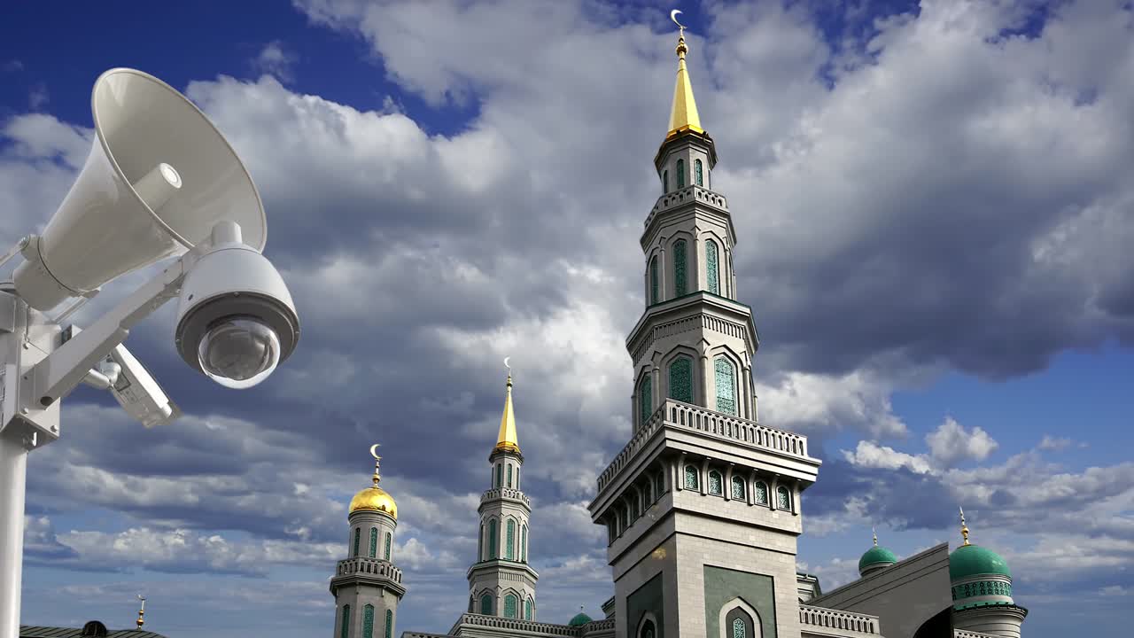 московская соборная мечеть против движущихся облаков, россия - главная мечець в москве, новая достопримечательность