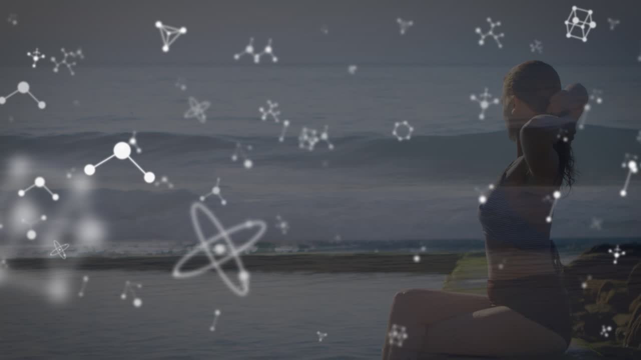 Animation af former i bevægelse over kaukasisk kvinde på strand.