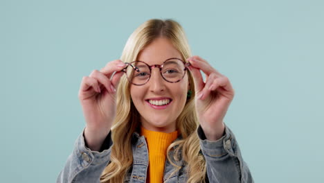 mujer feliz, gafas y visión