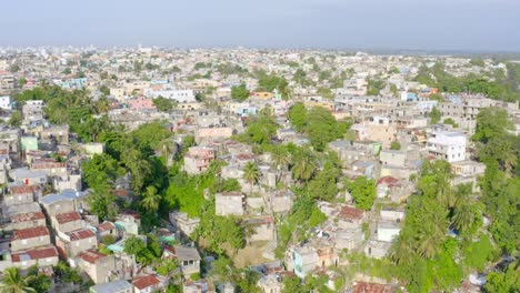 toma dramática de un área pobre en la ciudad de santo domingo