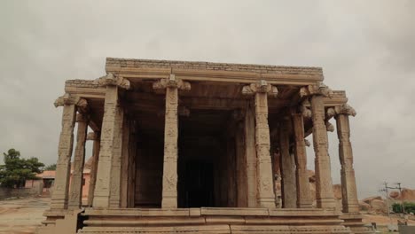 vista panorámica del templo sasivekalu ganesha en hampi