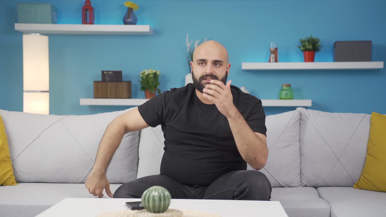 Uomo aggressivo e nevrotico
