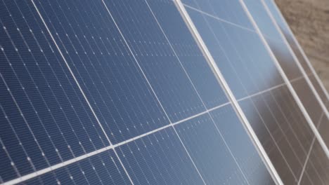 Primer-Plano-Deslizante-De-Paneles-Solares-Fotovoltaicos